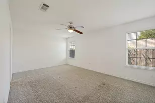 8013 Hidden Oaks Dr, Fort Worth, TX 76120 - Photo 14