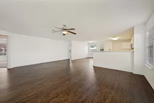8013 Hidden Oaks Dr, Fort Worth, TX 76120 - Photo 8