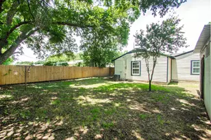 2502 Helmet St, Irving, TX 75060 - Photo 20