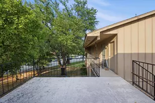 133 N Bailey Ave, Fort Worth, TX 76107 - Photo 22