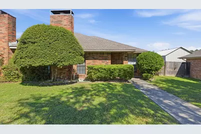 119 Larchbrook Drive, DeSoto, TX 75115 - Photo 2