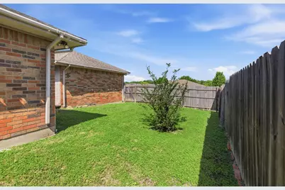 119 Larchbrook Drive, DeSoto, TX 75115 - Photo 22