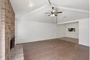 119 Larchbrook Dr, DeSoto, TX 75115 - Photo 4