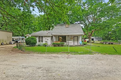 101 Smith Street, Bonham, TX 75418 - Photo 2