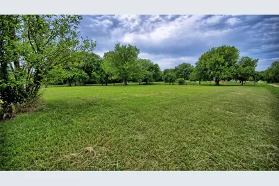 701 W Howell Street, Saint Jo, TX 76265 - Photo 8