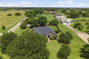 550 Christenberry Rd, Springtown, TX 76082 - Photo 32