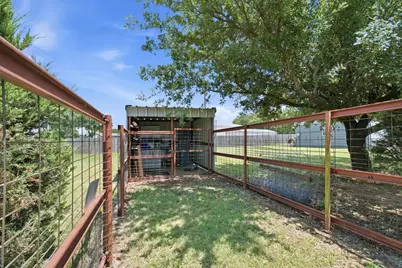 550 Christenberry Road, Springtown, TX 76082 - Photo 38