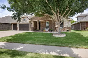 340 Canadian Ln, Burleson, TX 76028 - Photo 4