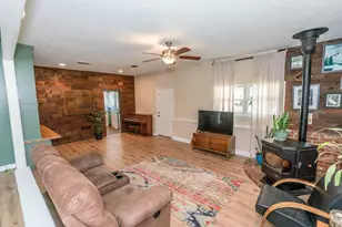 509 E Cedar St, Nocona, TX 76255 - Photo 6