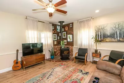 509 E Cedar Street, Nocona, TX 76255 - Photo 4