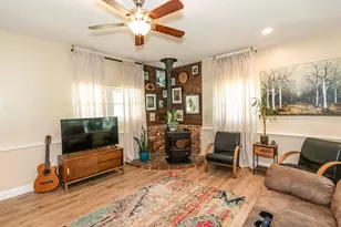 509 E Cedar St, Nocona, TX 76255 - Photo 4