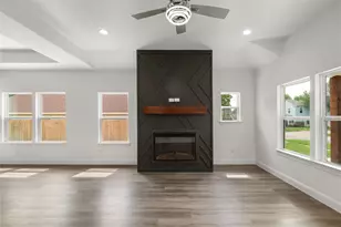 1015 Stella St, Fort Worth, TX 76104 - Photo 8