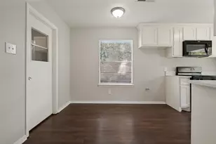 1551 Oakbrook St, Lancaster, TX 75134 - Photo 6