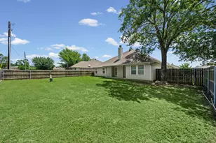229 Firefly Dr, Springtown, TX 76082 - Photo 24