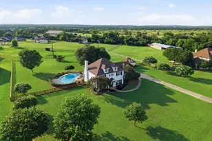 1301 Rolling Acres Dr, Argyle, TX 76226 - Photo 2