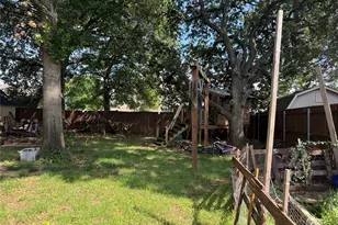 210 Carlsbad Dr, Mansfield, TX 76063 - Photo 4