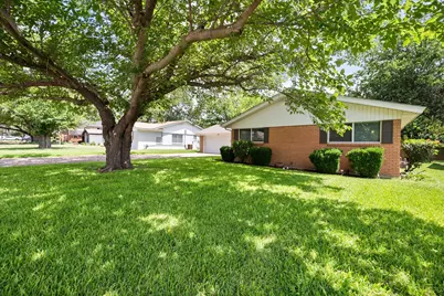 5609 Westcreek Drive, Fort Worth, TX 76133 - Photo 2