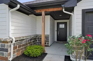 2605 Langford St, Greenville, TX 75401 - Photo 2