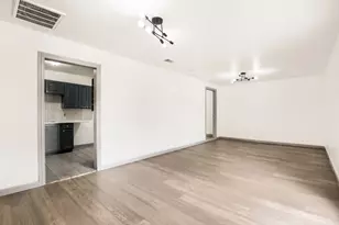 326 E Holley St, Mesquite, TX 75149 - Photo 8