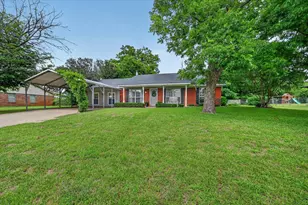 105 Murray St, Joshua, TX 76058 - Photo 2