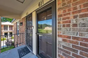 4024 Ridglea Country Club Dr, Fort Worth, TX 76126 - Photo 2