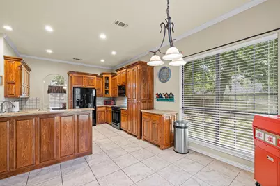 6705 Forest Oaks Court, Granbury, TX 76049 - Photo 14