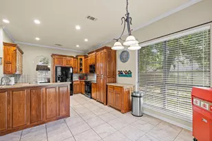 6705 Forest Oaks Ct, Granbury, TX 76049 - Photo 14