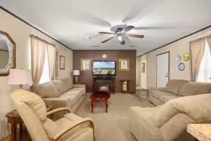 6619 Dayla Ct, Granbury, TX 76049 - Photo 12