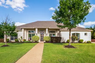824 State St, DeSoto, TX 75115 - Photo 1