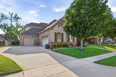 7013 Cherrybark Lane, North Richland Hills, TX 76182 - Photo 2