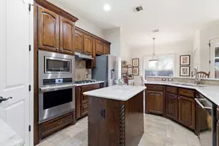 7013 Cherrybark Ln, North Richland Hills, TX 76182 - Photo 10