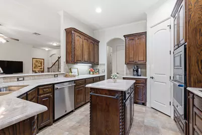 7013 Cherrybark Lane, North Richland Hills, TX 76182 - Photo 4