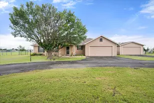 9113 N Monterrey Dr, Alvarado, TX 76009 - Photo 1
