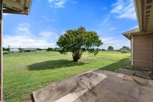 9113 N Monterrey Dr, Alvarado, TX 76009 - Photo 32