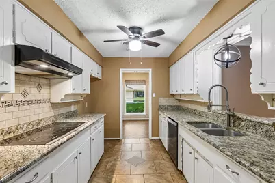 1706 Camellia Drive, Arlington, TX 76013 - Photo 10
