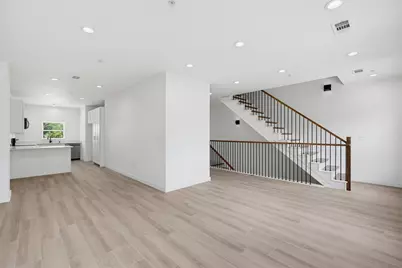 512 S Oconnor Road, Irving, TX 75060 - Photo 8