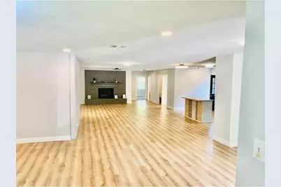 1574 Madrid Street, Dallas, TX 75216 - Photo 10
