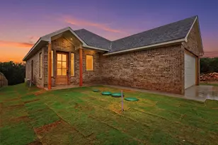 1413 Ridgeview Cir, Granbury, TX 76048 - Photo 2