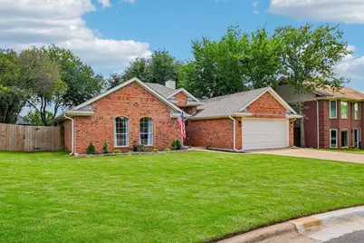 7524 Brentwood Court, North Richland Hills, TX 76182 - Photo 2