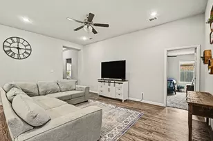 977 Sam St, Springtown, TX 76082 - Photo 4