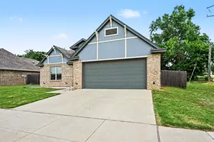 977 Sam St, Springtown, TX 76082 - Photo 2