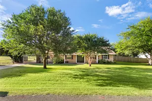 103 Cedar Dr, Oak Leaf, TX 75154 - Photo 6