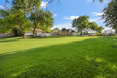 103 Cedar Drive, Oak Leaf, TX 75154 - Photo 32