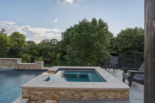 1221 Falcon Dr, Grapevine, TX 76051 - Photo 32