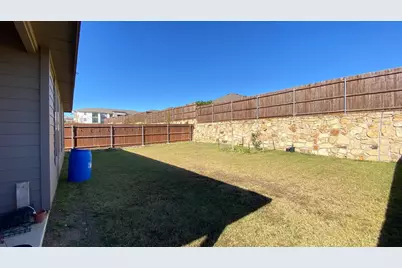 252 Drumcliffe Drive, Fort Worth, TX 76052 - Photo 16