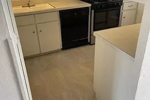 915 N Elm St, Denton, TX 76201 - Photo 6