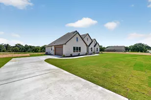 1026 Colt Rd, Springtown, TX 76082 - Photo 2