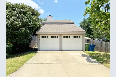 725 Cain Street, Lake Dallas, TX 75065 - Photo 1