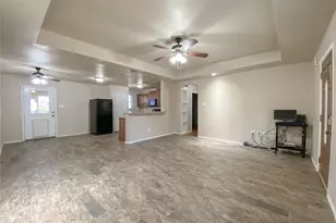 1306 Laredo Dr, Granbury, TX 76048 - Photo 6