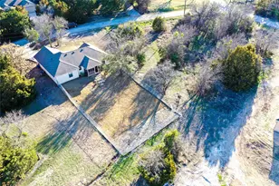 1306 Laredo Dr, Granbury, TX 76048 - Photo 34